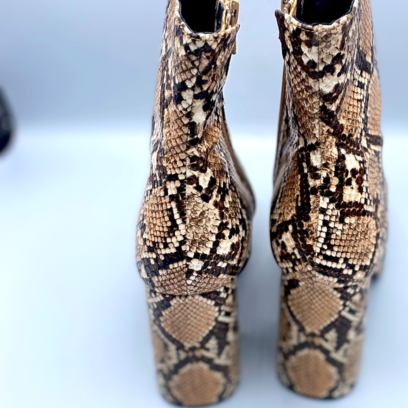Jeffrey Campbell Dormant Chunky Platform Beige Snake Print Boots Size 9 NIB - Picture 8 of 16